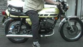 YAMAHA RD250 1977年車の2011年の初始動 キック５回は優秀。 [upl. by Adiela]