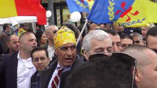 Manifestation pour la reconnaissance dun état Kabyle ParisFrance  16 Avril 2017 [upl. by Chu977]