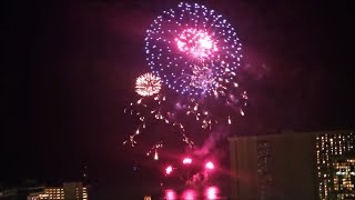 fireworks over The Royal Hawaiian in Waikiki at 4x speed [upl. by Atela]