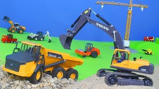 Bagger Lastwagen Spielzeugautos Truck amp Kran Baustelle für Kinder  SIKU Toys Spielwaren deutsch [upl. by Fritts]