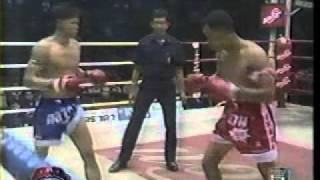 Orono Por Muang Ubon vs Somchai Sor Nantana Muay Thai [upl. by Allerie]