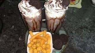 Milkshake oreo avec glace vanille hyper délicieux  recette facile [upl. by Tifanie]