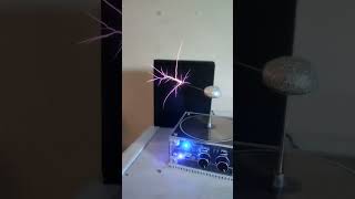 Bobine Tesla Amazon de 100000V   Amazon Tesla Coil teslacoil science amazon [upl. by Loss991]