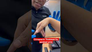 Chiropractic Treatment for sprained wrist drrajneeshkant worldfamouschiropractor [upl. by Enra]