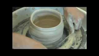 茶碗 ろくろ Ceramic pottery wheel Throwing matcha chawan teabowl trimming by cory Lum [upl. by Asseral]