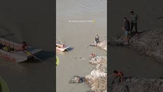 Two guys almost drowned in Ganga in Rishikesh 😮 rishikesh drowning river ganga rafting foryou [upl. by Oiramaj]