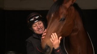 Nathalie Desoutter une femme jockey dans le Grand SteepleChase [upl. by Eiramassenav]