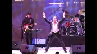 Tom Jones Impersonator Harmik Live at Fremont Street No One Does It Better  Tom Jones Clone [upl. by Iorgo]