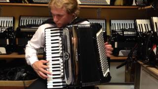 Giulietti Super Model P 120 Bass Accordion [upl. by Nilde847]