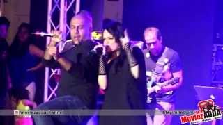 Balam Pichkari Live Performance Vishal Dadlani Aditi Singh Sharma [upl. by Ole]