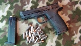 SampW MampP 40  The Glock Killer [upl. by Eyot]