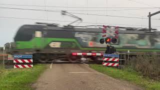 Spoorwegovergang Zenderen  Dutch railroad crossing [upl. by Samira]