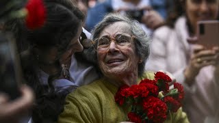 Morre a Dama dos Cravos símbolo da revolução que encerrou ditadura em Portugal  AFP [upl. by Cherin]