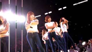 SNSD 소녀시대 Gee SM Town 2010 Los Angeles Staples Center [upl. by Nomled]