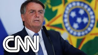 Bolsonaro concede indulto natalino a militares e policiais que cometeram crimes  CNN 360º [upl. by Aicirtam]