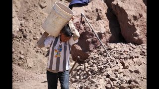 Die Steinbruchkinder von Quetzaltenango Kinderarbeit in Guatemala [upl. by Eednak]