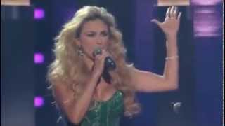 Aracely Arámbula canta en Premios Tu Mundo 2013 [upl. by Yremogtnom]