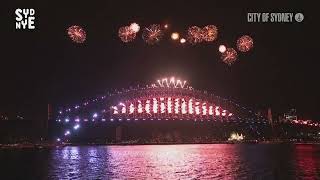 LAustralie fête larrivée de 2024 avec un feu dartifice à Sydney  AFP Images [upl. by Htebazle]