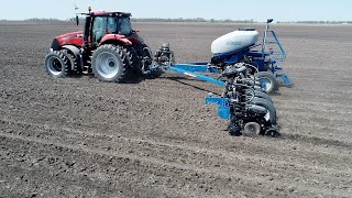 Planting Corn at 10mph with a NEW Kinze 4905in the RAIN [upl. by Worth]