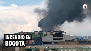 Incendio en bodega de repuestos es atendido en barrio con racionamiento de agua  El Espectador [upl. by Fihsak]