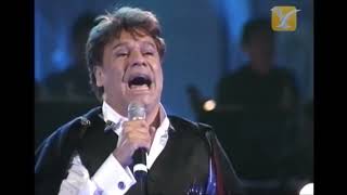 Juan Gabriel  Abrázame Muy Fuerte  Festival de Viña 2002 [upl. by Chuch]