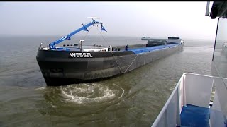 Motorbeunschip Wessel van de Theo Pouw Groep bij zandwinning Eeltink [upl. by Eilrahc]