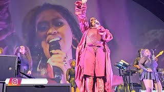 Jazmine Sullivan THRILLS the Crowd with Pick Up Your Feelings in St Louis 🔥 [upl. by Oiramed]