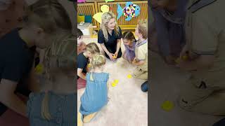 🐤😅 Ein Quietscheentchen für dich Das Quietscheentchen bts shorts kinderlieder simonesommerland [upl. by Anitra]