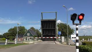 Brugopening Thijendijkbrug Thij Steenwijkerwold Ophaalbrug Drawbridge Pont Levis Klappbrücke [upl. by Ahsilam]