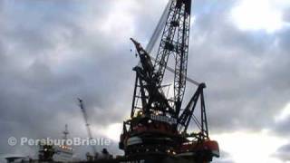 151210 Calandkanaal Rozenburg Heerema Thialf [upl. by Calley]