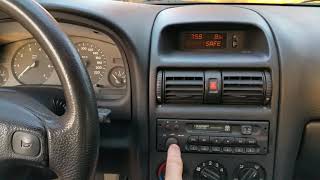 OPEL WAUXHALL ASTRA G CAR 300 DECODING THE RADIO Kód beírása [upl. by Ahsien26]