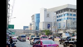 4K 2020 Walking inside quotPantip Plaza Ngamwongwanquot big amulets market in shopping mall Bangkok [upl. by Nolasba]