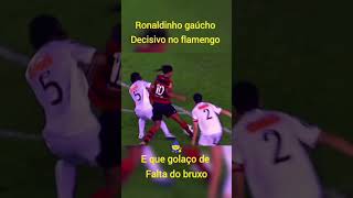 Ronaldinho surpreende com falta inusitada no futebol ⚽ mix futebol ronaldinhogaúcho bruxo [upl. by Yalonda]