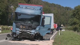 Thayngen SH Autofahrer stirbt bei Frontalkollision [upl. by Etteiram745]