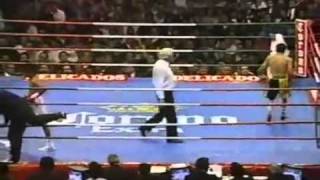 Humberto Gonzalez vs Michael Carbajal 3  14 [upl. by Anirtik309]