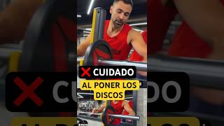 ⚠️ Cuidado al PONER LOS DISCOS en la barra personaltrainer malagaentrena [upl. by Llenoj]