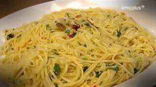 Tim Maelzer kocht Pasta mit drei Sossen 2014 [upl. by Akcemat327]