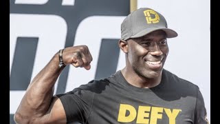 Terrell Davis demanda a United Airlines por su detención por el FBI [upl. by Aramo]