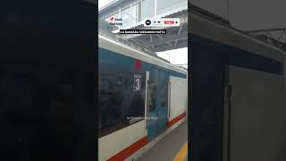 Momen KA BANDARA SOETTA Melintas Stasiun Tanah Abang [upl. by Tortosa]