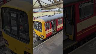 KWVR Diesel Train at Keighley Station 4k [upl. by Lonni55]