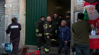 Napoli incendio nel BampB Muore una ragazza [upl. by Favrot]