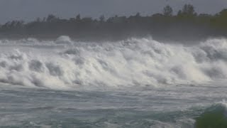 RivièredesGalets quand la houle frappe en pleine nuit [upl. by Eimot]