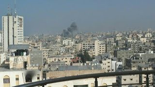 Frappe aérienne sur un bâtiment à Gaza  AFP Images [upl. by Theodora]