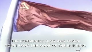 The Replacement of the Flag of RSFSR on August Coup 22 August 1991 Russian Anthem Patriotic Song [upl. by Parrnell]