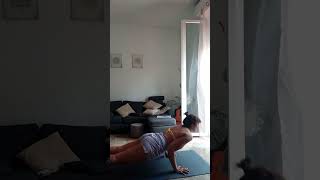 bakasana come fare posizione del corvo asana bakasana [upl. by Dnomde]