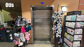 Otis Hydraulic Elevator at Schnucks in Ballwin MO [upl. by Asaert]