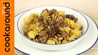 Fusilli con cipolle di Tropea e salsiccia [upl. by Cathee]