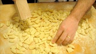 Come fare gli Gnocchi di Patate [upl. by Enirhtac]