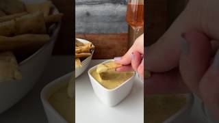 Spicy mango sriracha dip 🥭 recept libellelekker apero [upl. by Nicolella213]