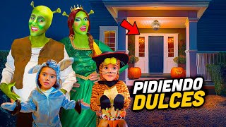 Pidiendo HALLOWEEN Disfrazados de SHREK [upl. by Leidgam410]